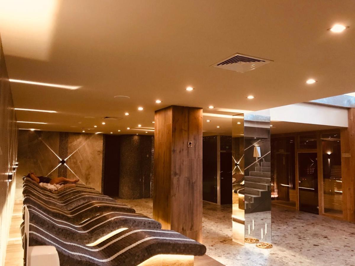 Private Spa Luxury Apartments 반스코 외부 사진