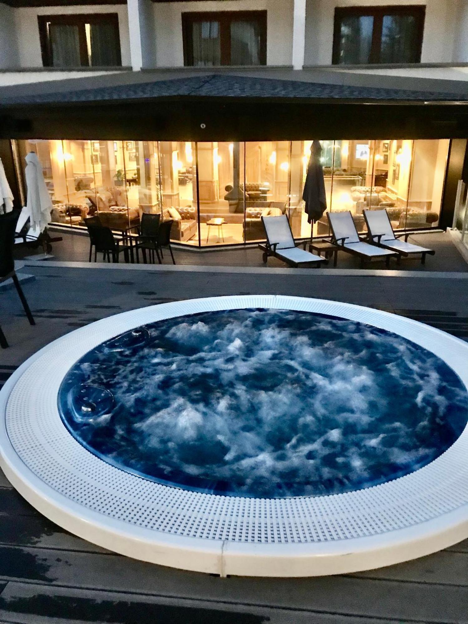Private Spa Luxury Apartments 반스코 외부 사진
